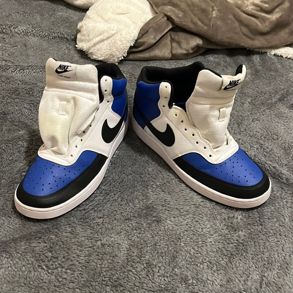 Nike blue and white courtvision